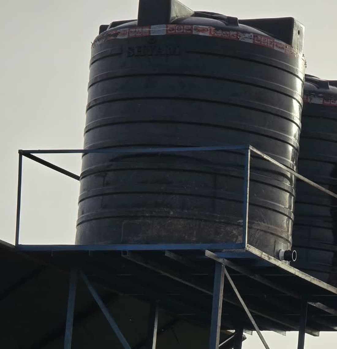 Wassertanks auf dem Turm